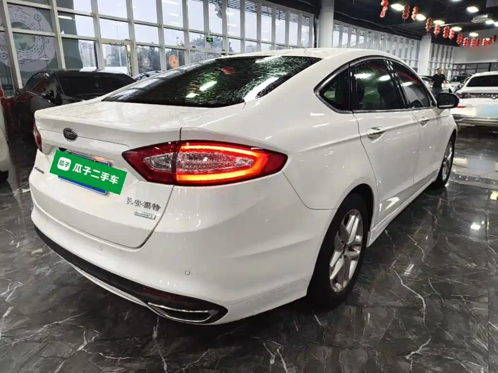 Ford Mondeo — миниатюра 7