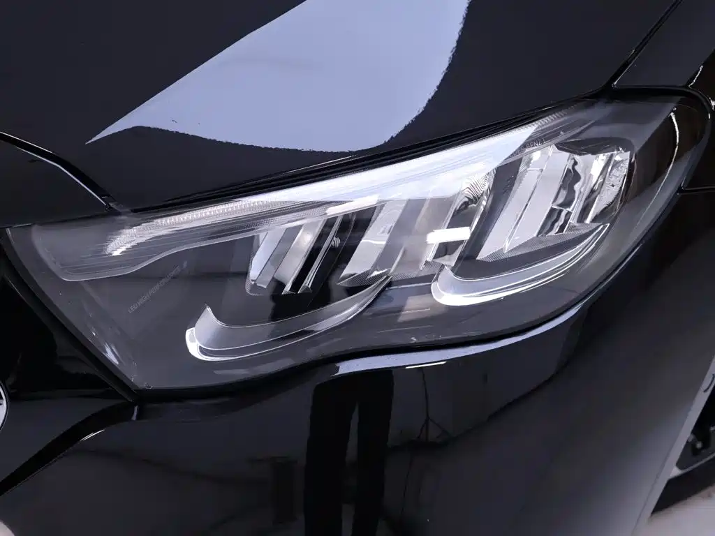 Mercedes-Benz E-Class — миниатюра 4