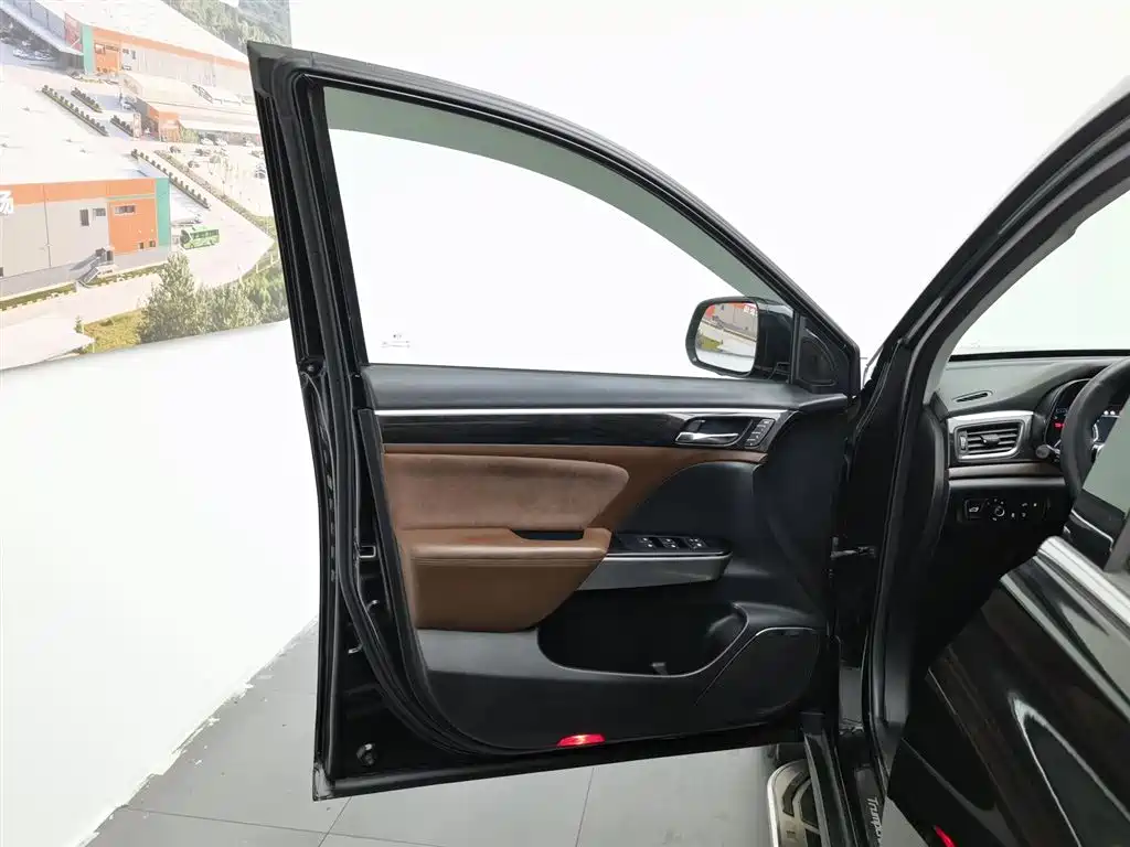 GAC GS8 2017 320T Luxury Smart Connect ( мест)