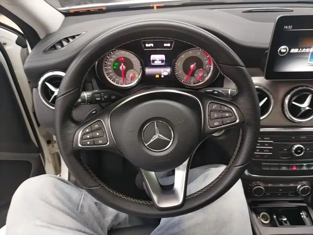 Mercedes-Benz GLA — миниатюра 11