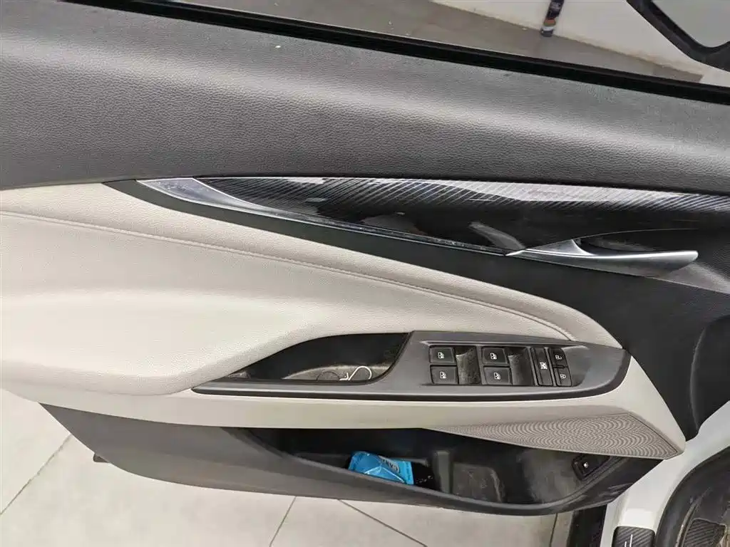 SAIC MAXUS CHASE G50