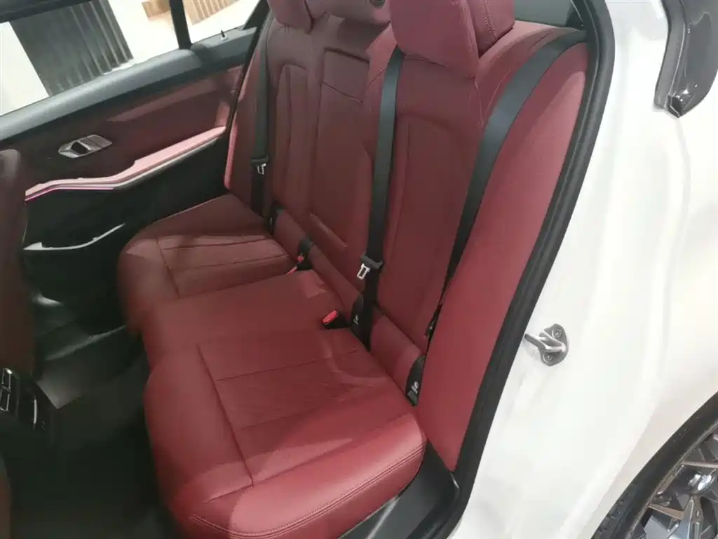BMW 3 Series - фото 17