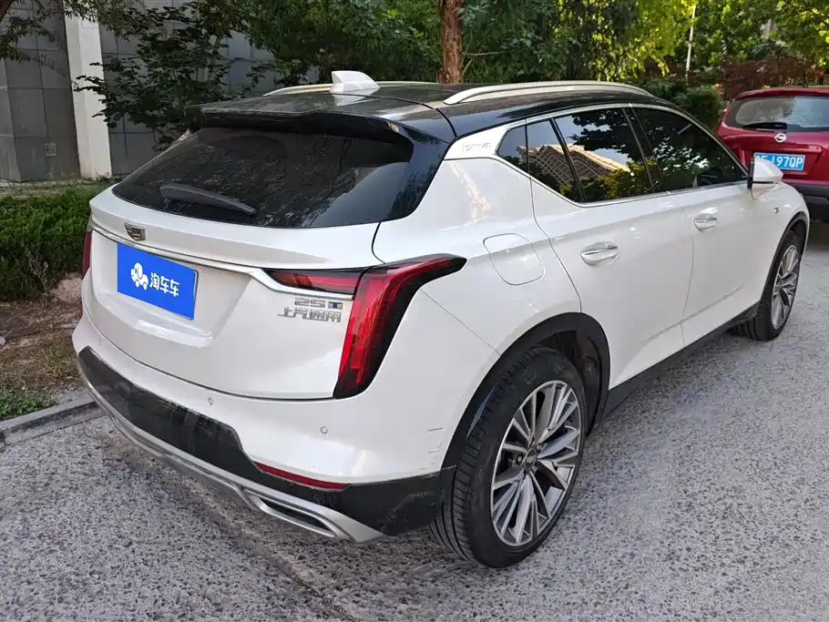 Cadillac GT4 2023 25T Luxury