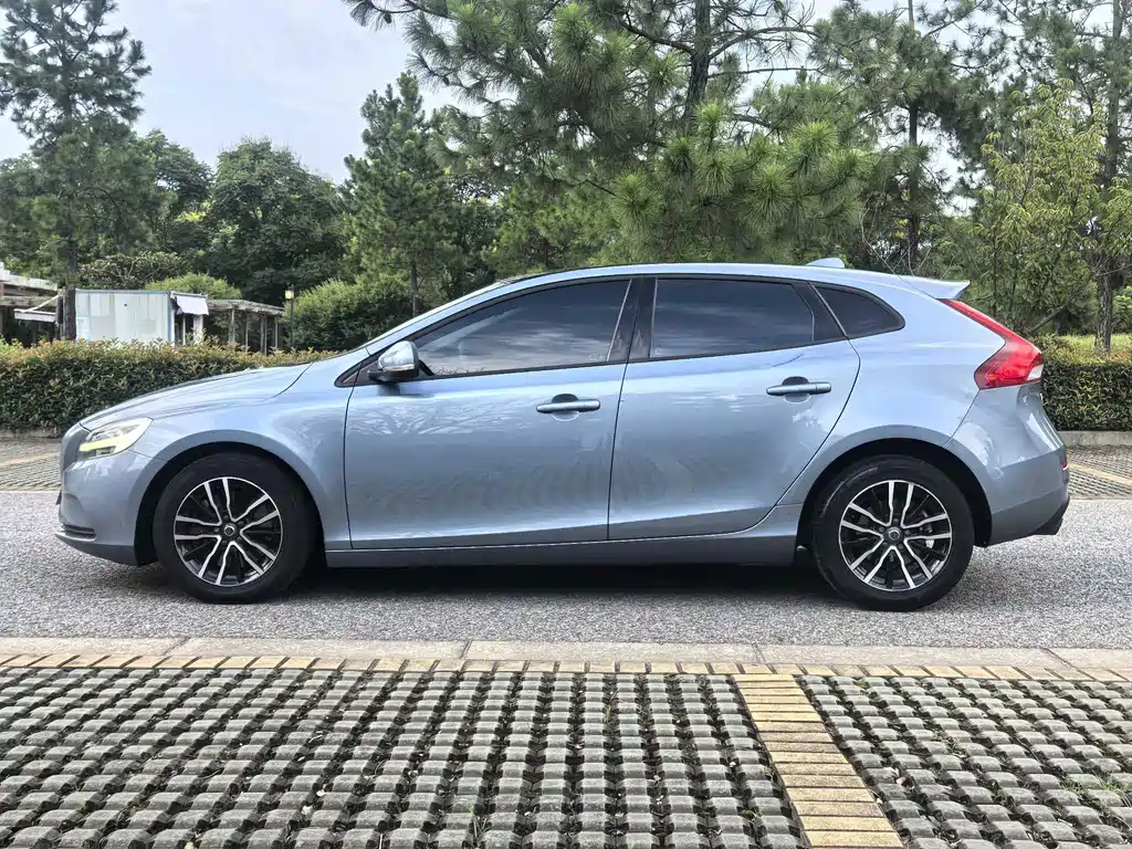 Volvo V40 — миниатюра 4