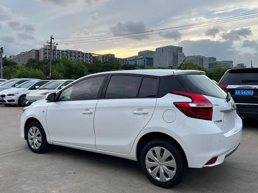 Toyota Yaris L — миниатюра 12