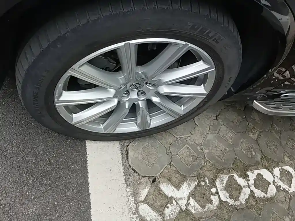 Volvo XC90 — миниатюра 23