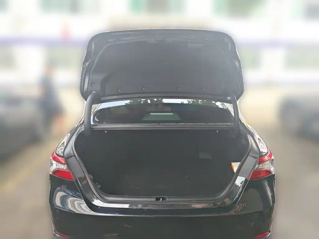 Toyota Camry — миниатюра 20