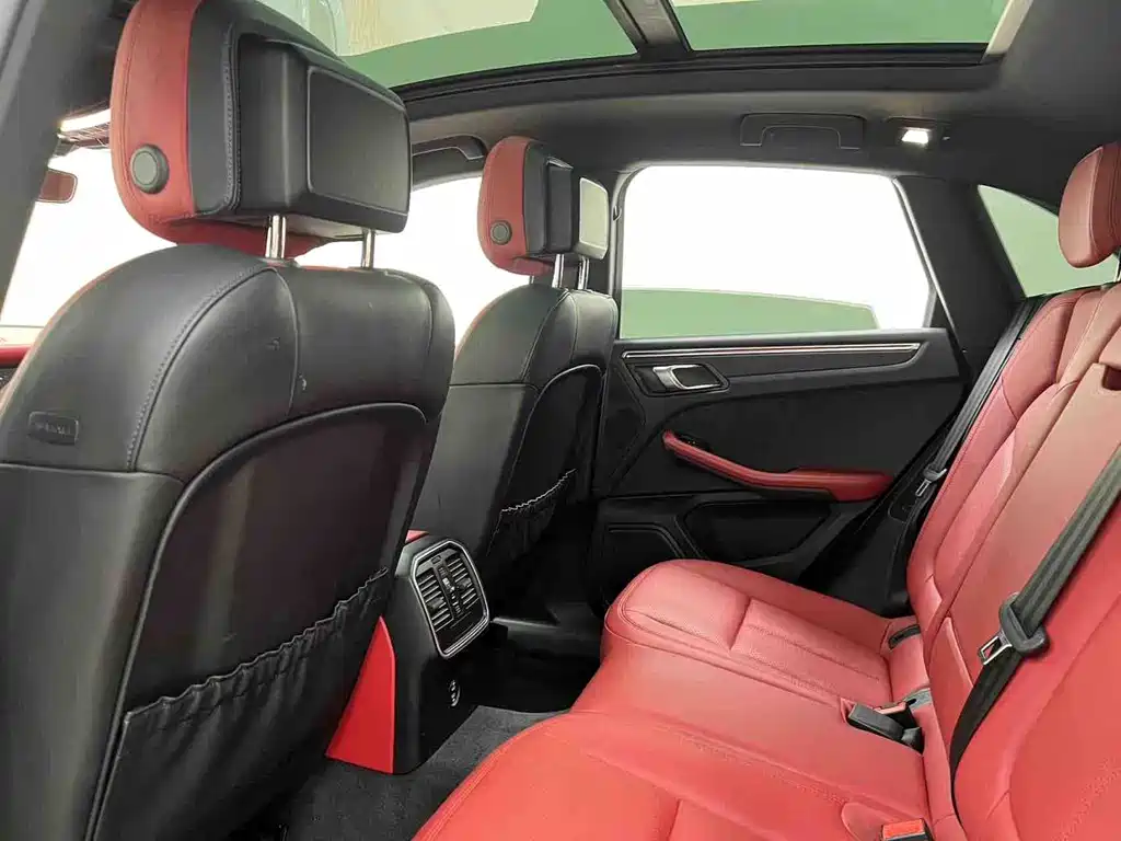 Porsche Macan — миниатюра 14