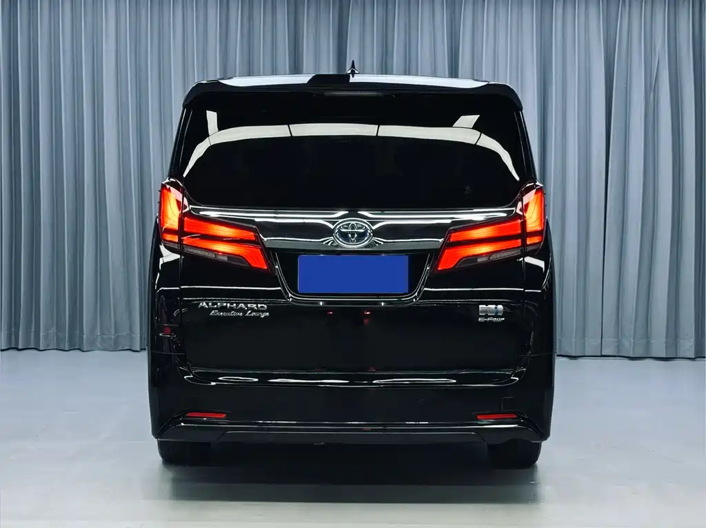 Toyota Alphard — миниатюра 5