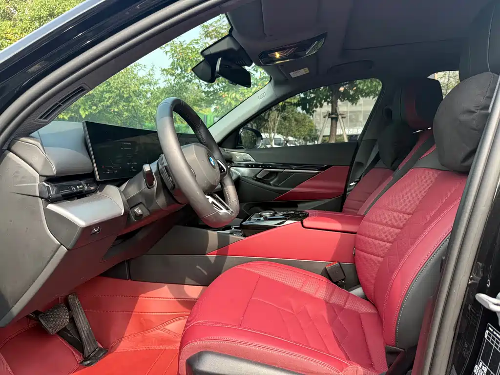 BMW 5 Series — миниатюра 9