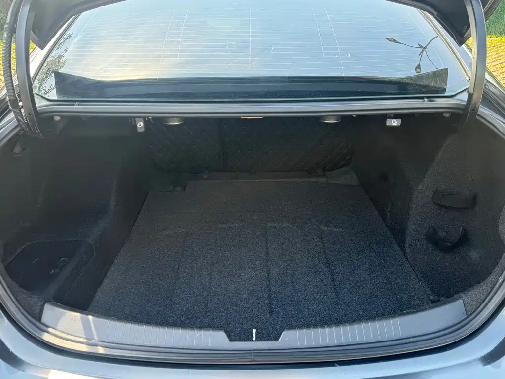 Chevrolet Malibu XL — миниатюра 11
