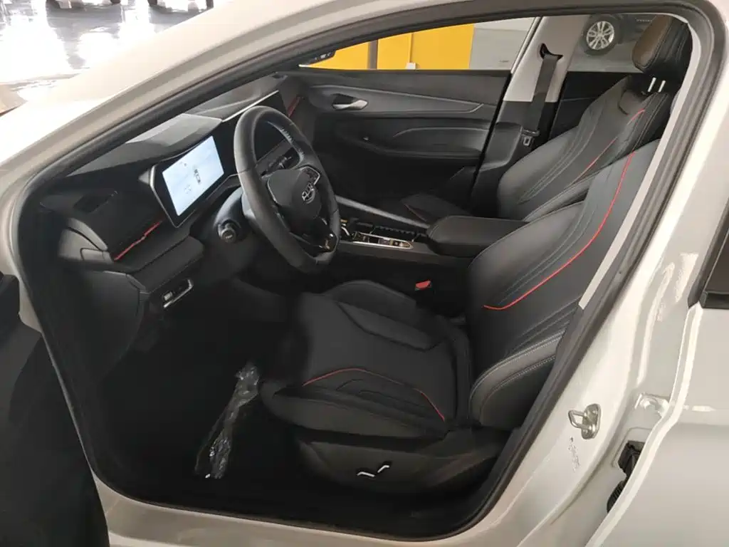 Geely Binrui — миниатюра 15