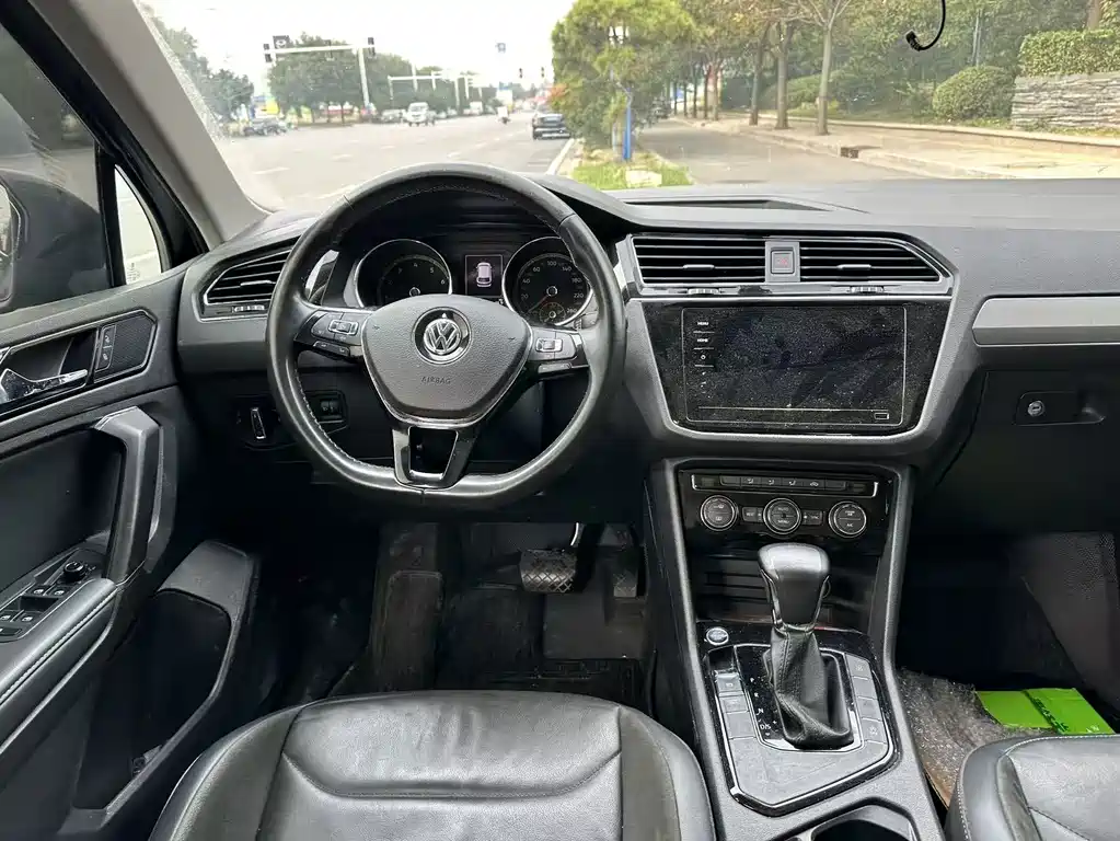 Volkswagen Tiguan L — миниатюра 9