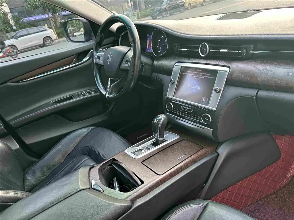 Maserati Quattroporte — миниатюра 21