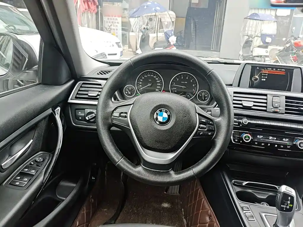 BMW 3 Series — миниатюра 11