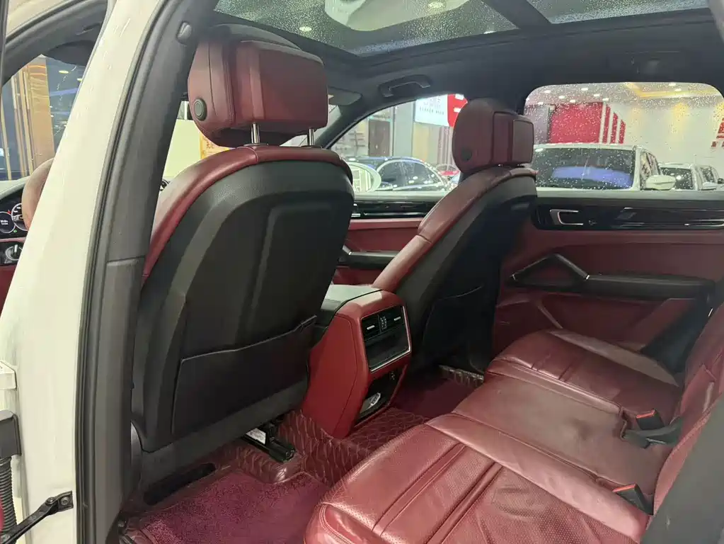 Porsche Cayenne — миниатюра 9