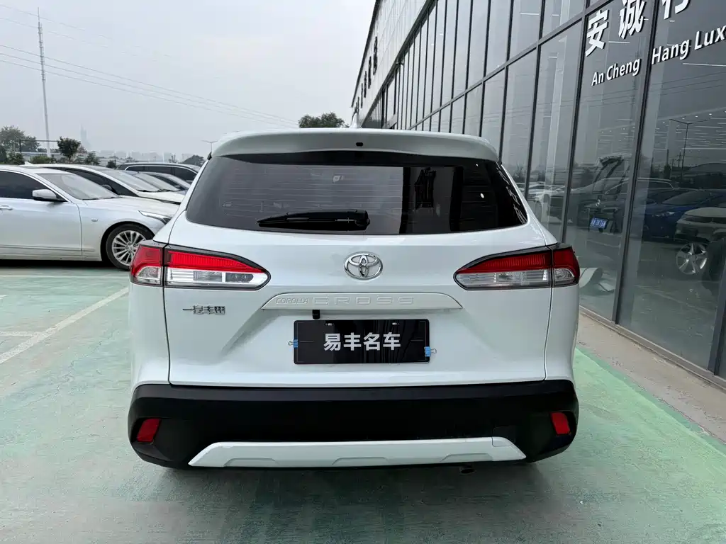 Toyota Corolla Cross — миниатюра 12