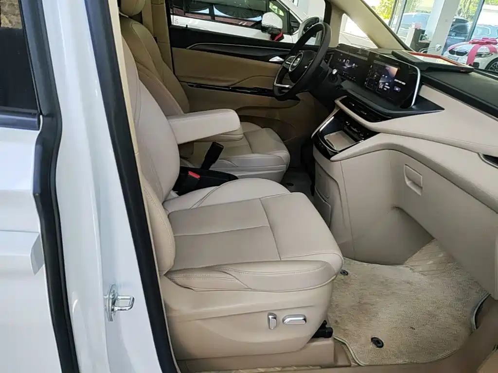 Buick GL8 Hybrid — миниатюра 25