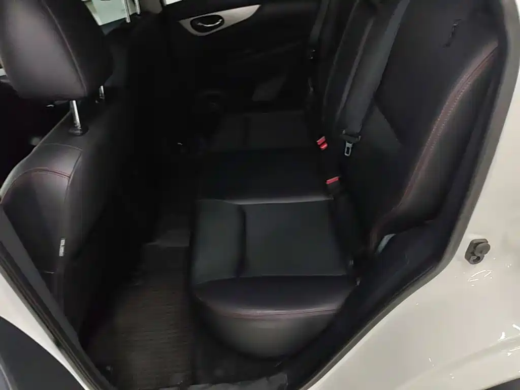 Nissan Qashqai — миниатюра 17