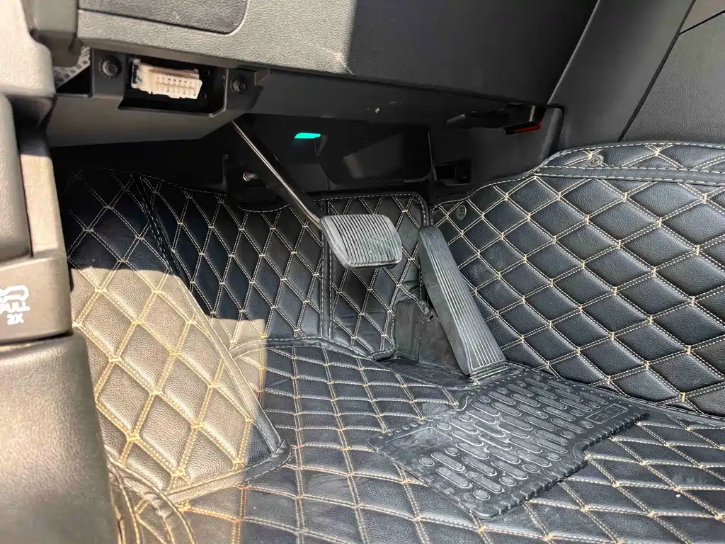 Ford Explorer — миниатюра 14