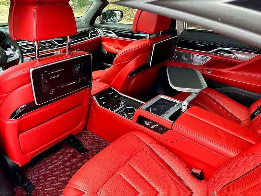 BMW 7 Series — миниатюра 8