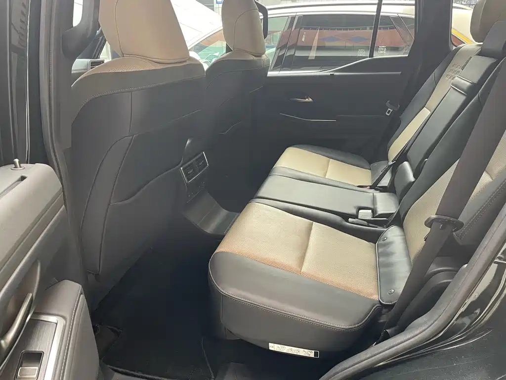 Lexus GX — миниатюра 12