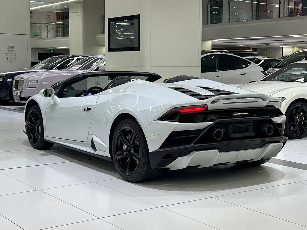 LAMBORGHINI HURACÁN