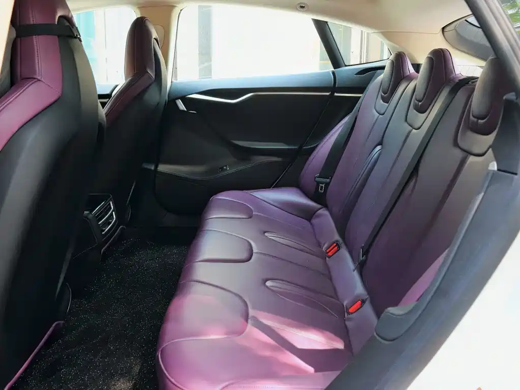 Tesla Model S — миниатюра 5