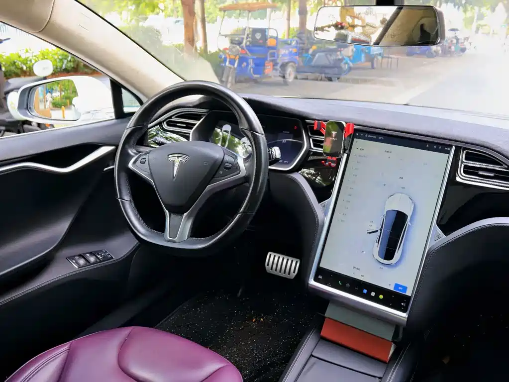 Tesla Model S — миниатюра 7