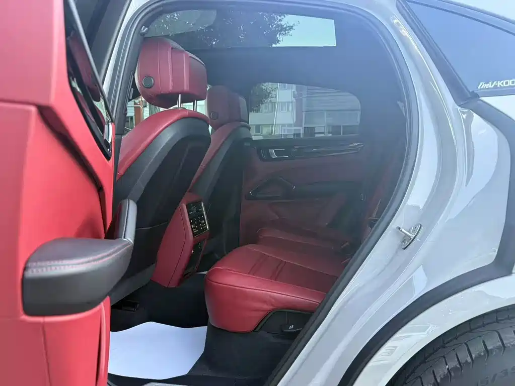 Porsche Cayenne — миниатюра 15