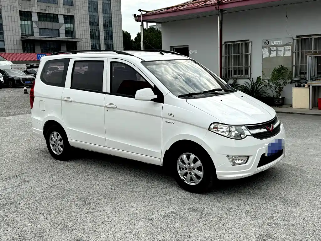 Wuling Hongguang — миниатюра 3