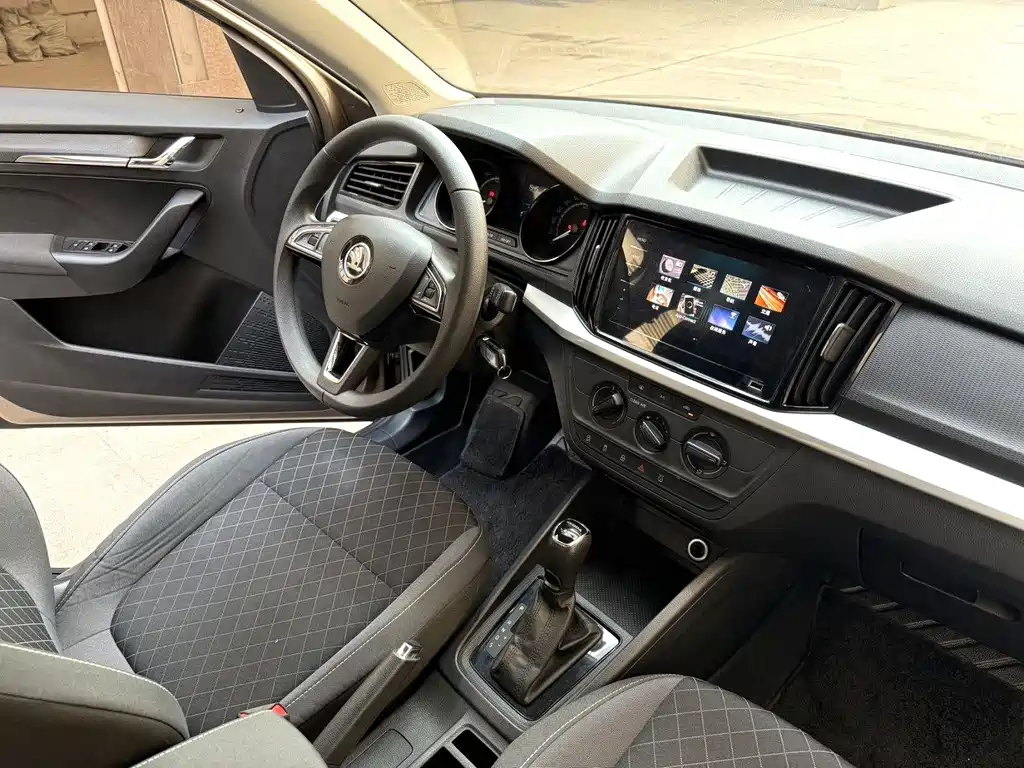 Skoda Kamiq - фото 8