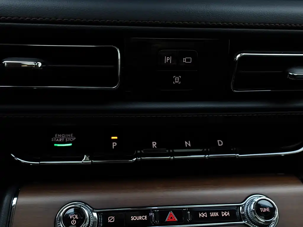 Lincoln Aviator — миниатюра 15