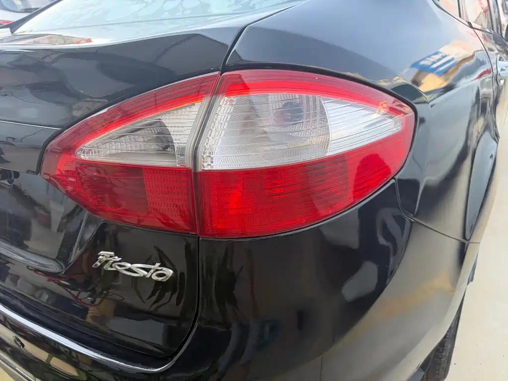 Ford Fiesta — миниатюра 15