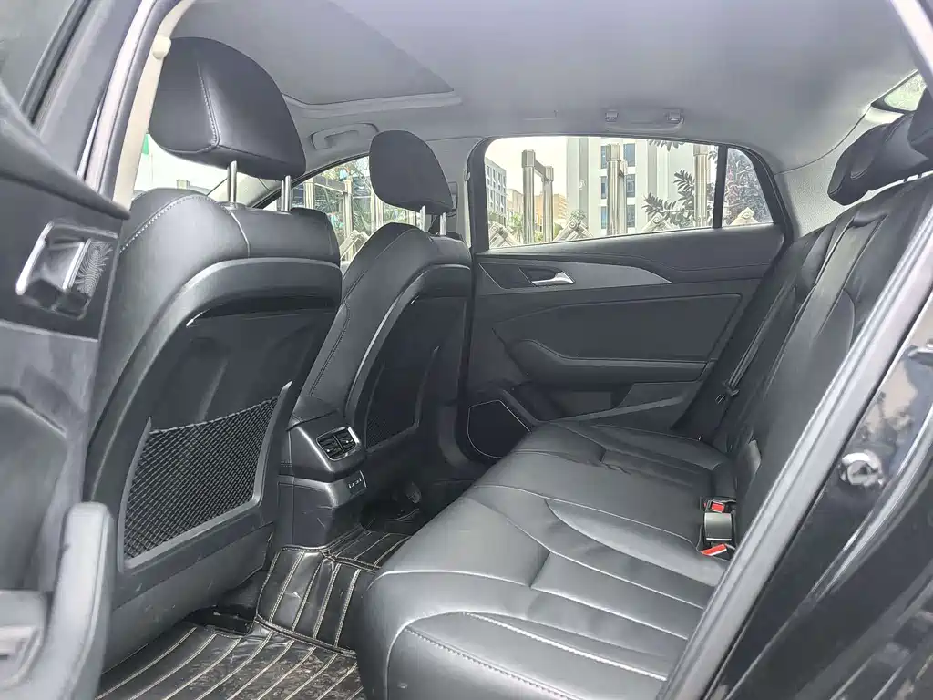 Hongqi Hongqi H5 — миниатюра 11