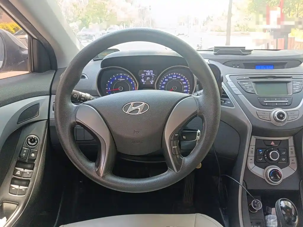 Hyundai Elantra Langdong — миниатюра 6