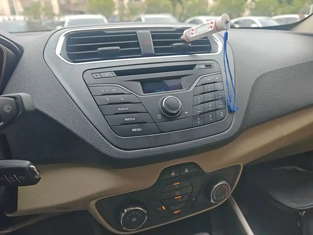 Ford Escort — миниатюра 13