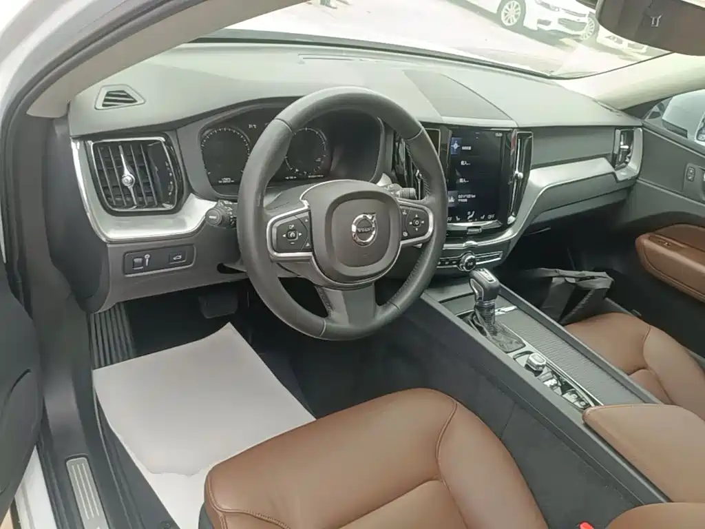 Volvo XC60 — миниатюра 10