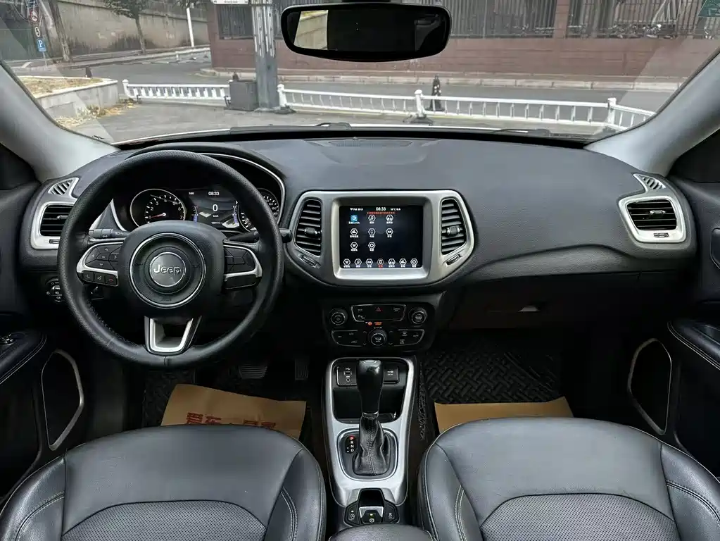 Jeep Compass — миниатюра 8