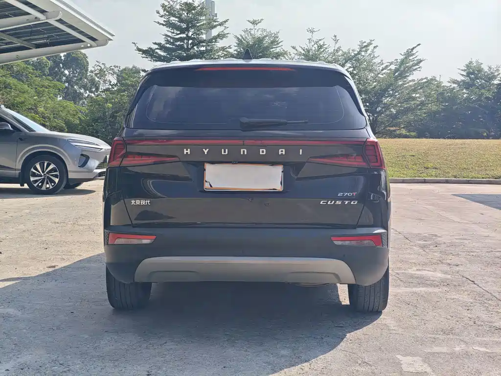 Hyundai Custo — миниатюра 6