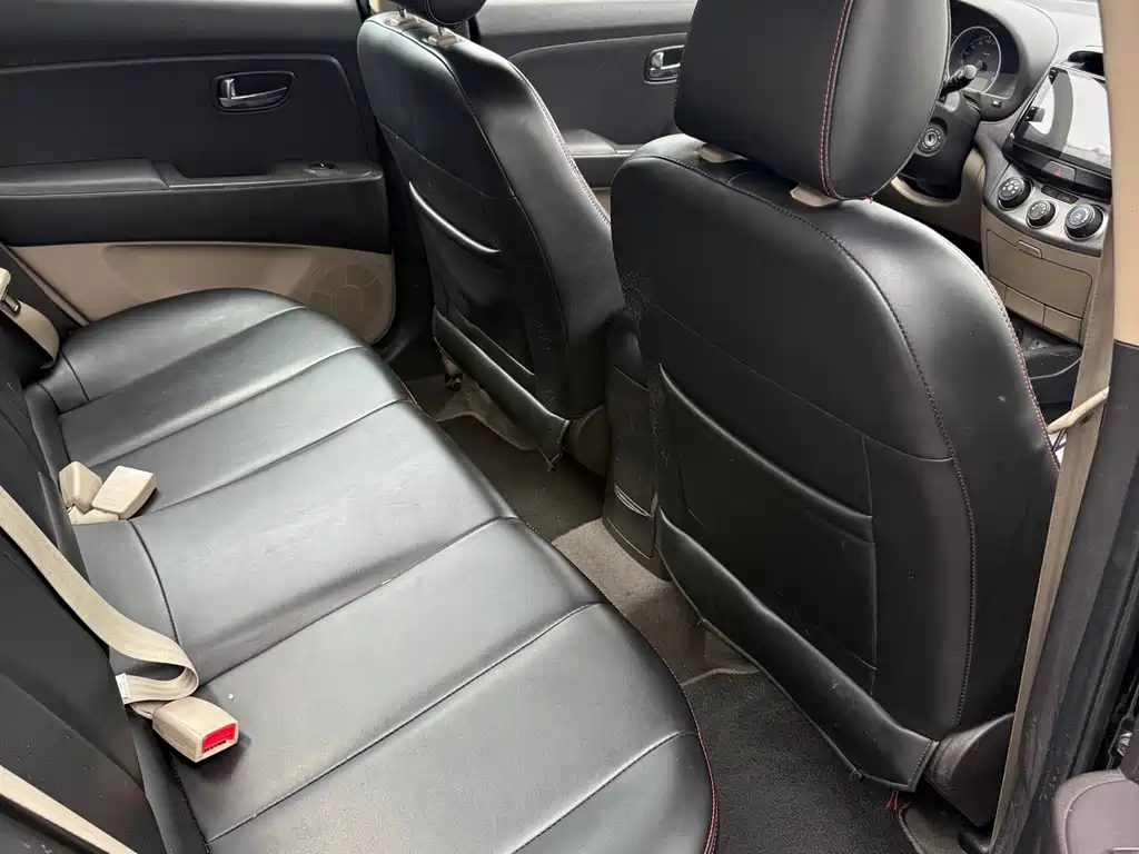 Hyundai Elantra — миниатюра 5