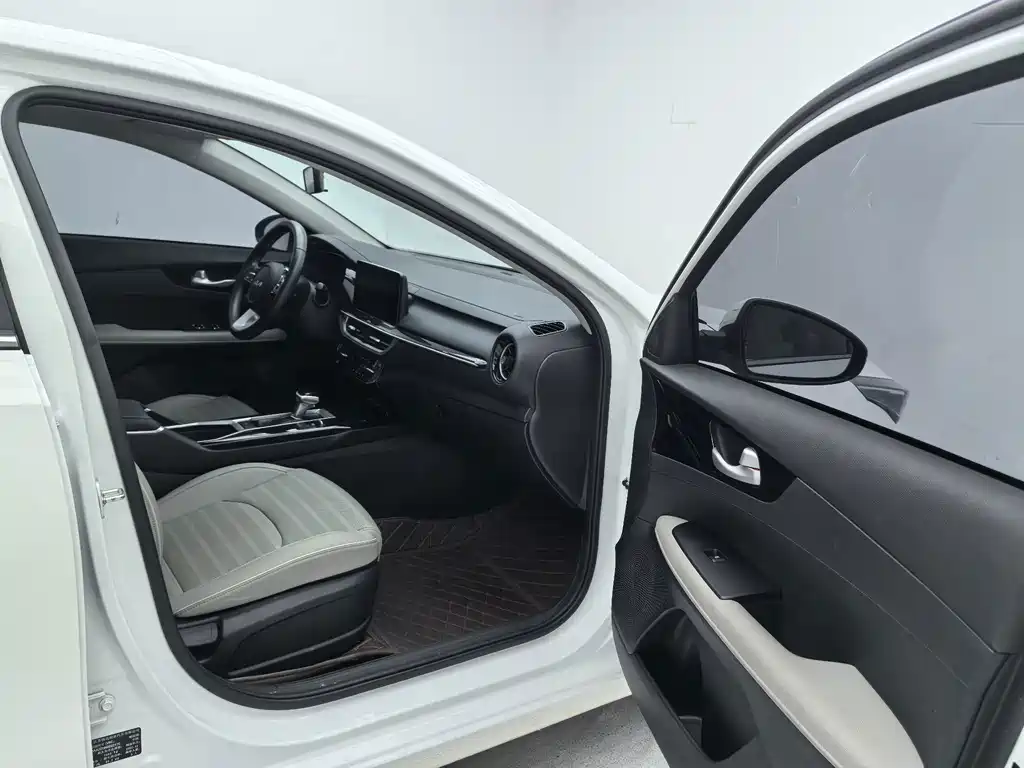 Kia K3 — миниатюра 10