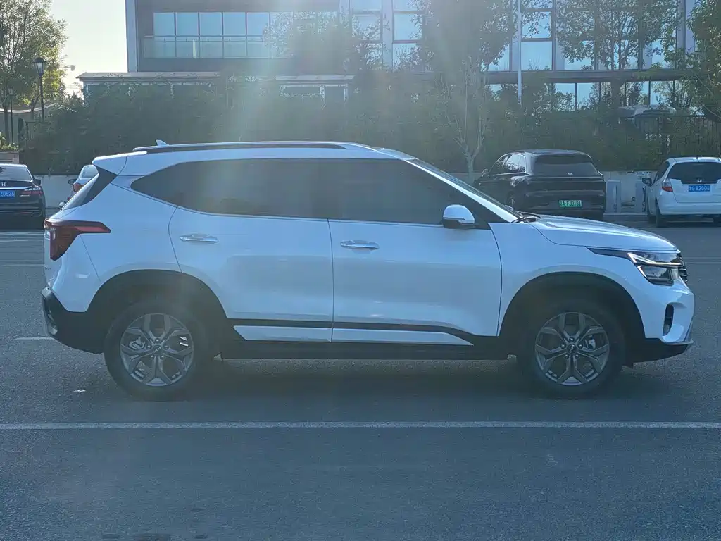 Kia Seltos — миниатюра 16