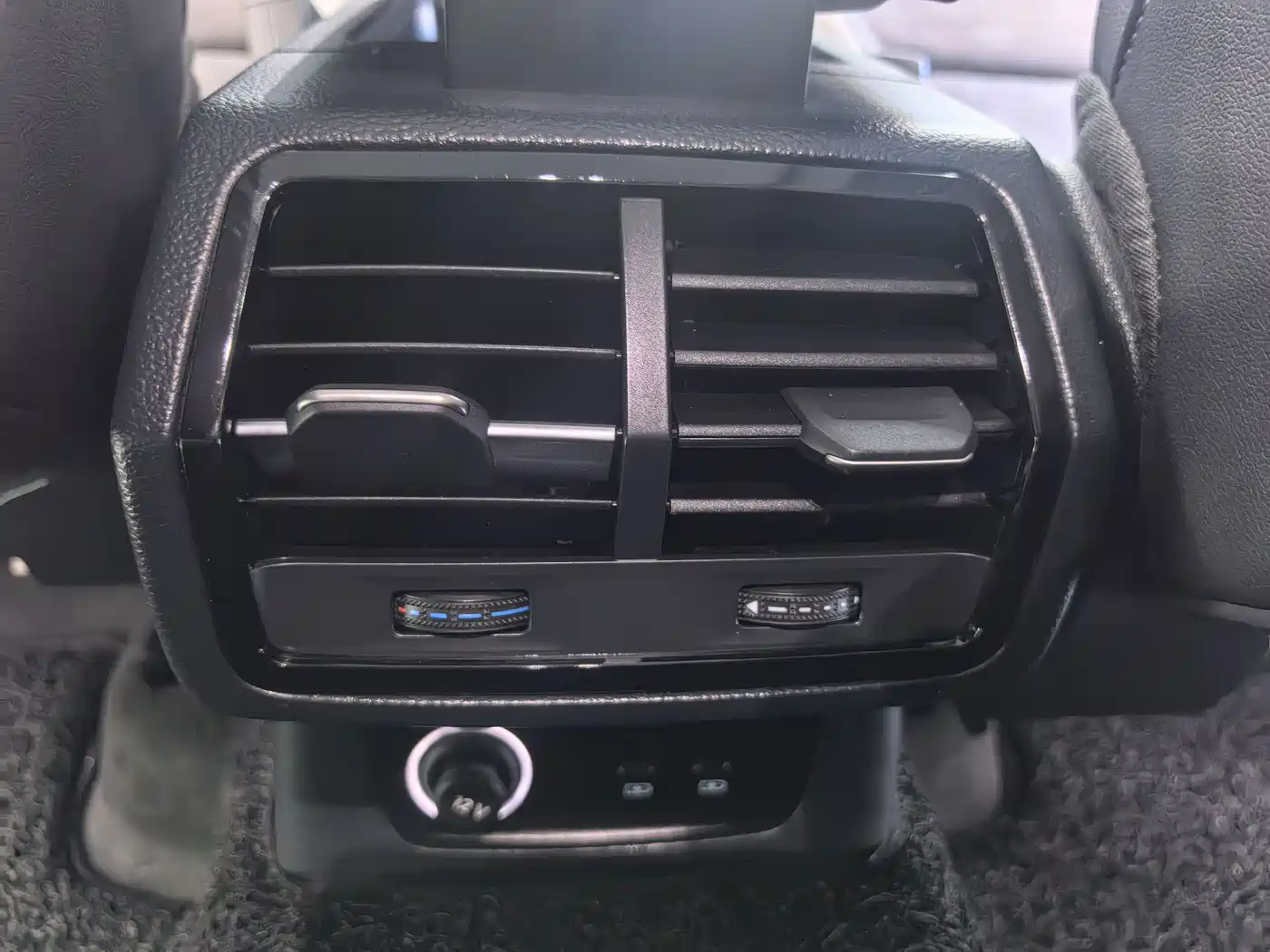 Audi Q3 id 4669296 из Китая 15