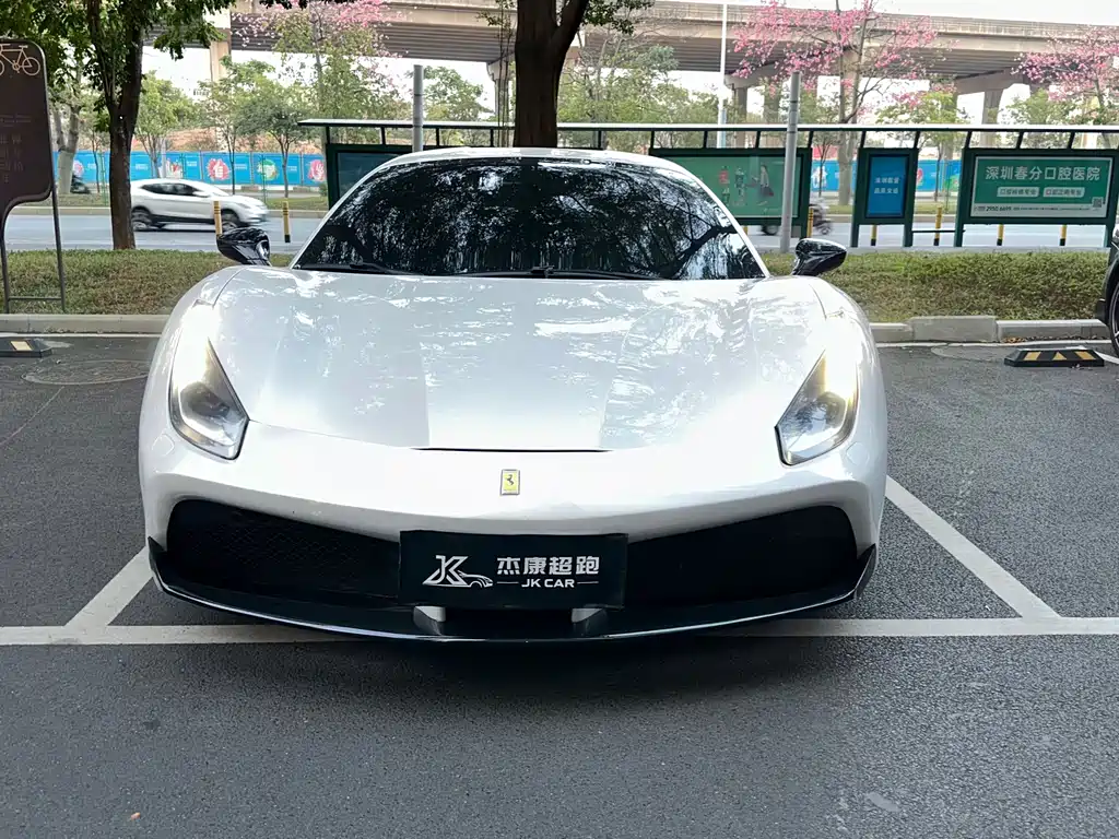 Ferrari 488 2016