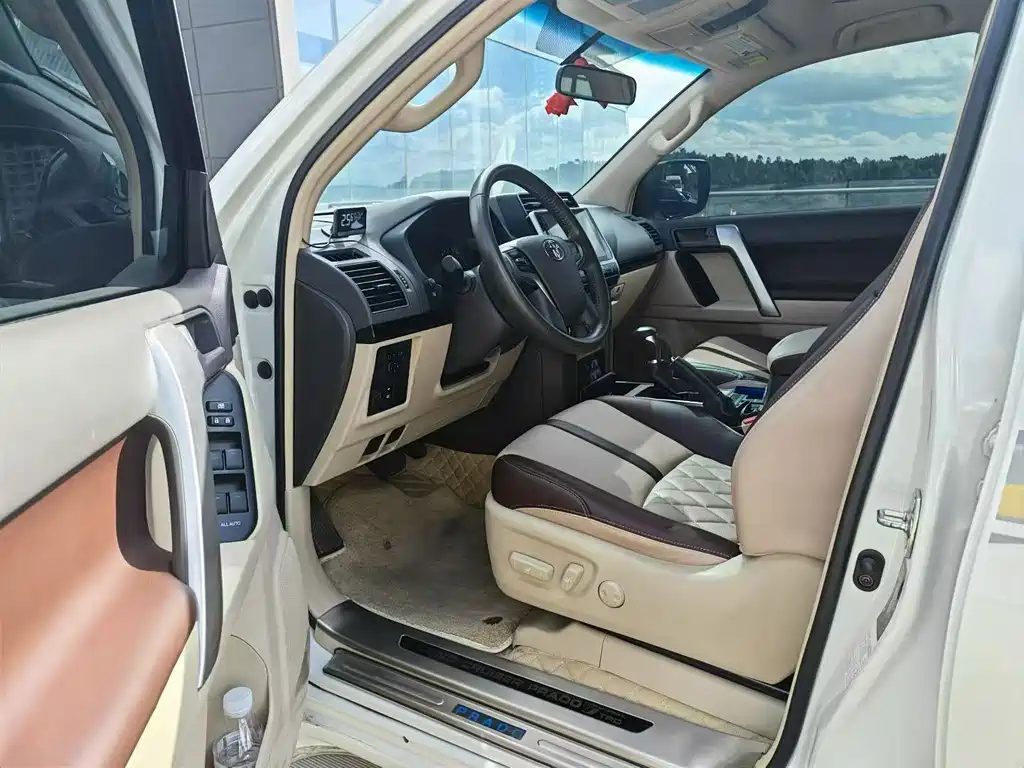 Toyota Prado (Import) — миниатюра 3