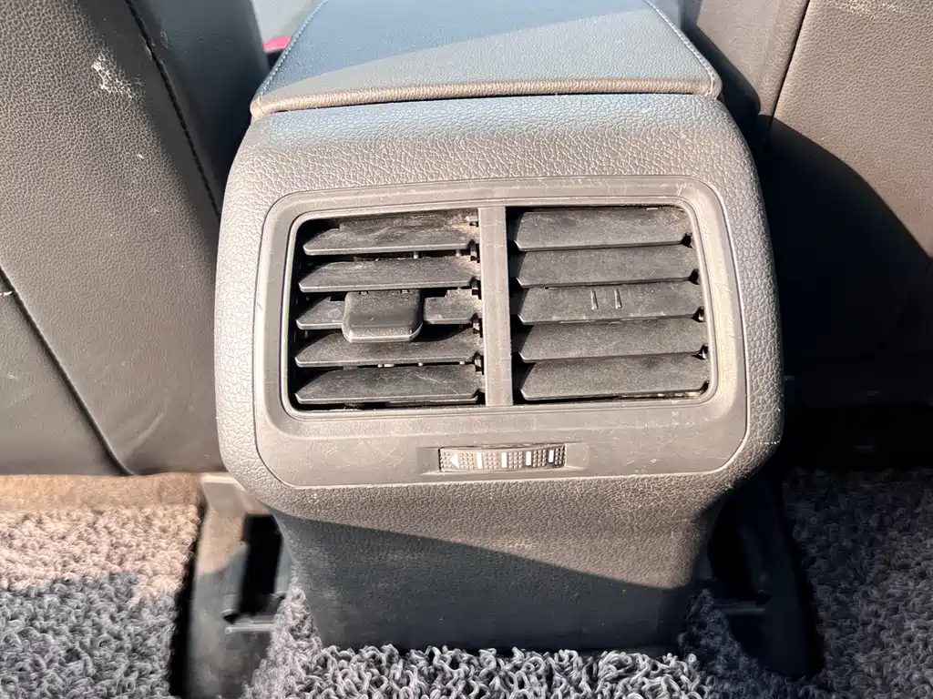 Volkswagen Golf — миниатюра 17