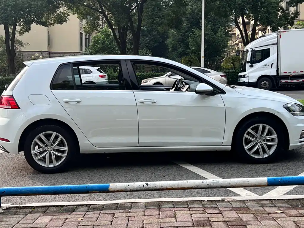 Volkswagen Golf — миниатюра 29