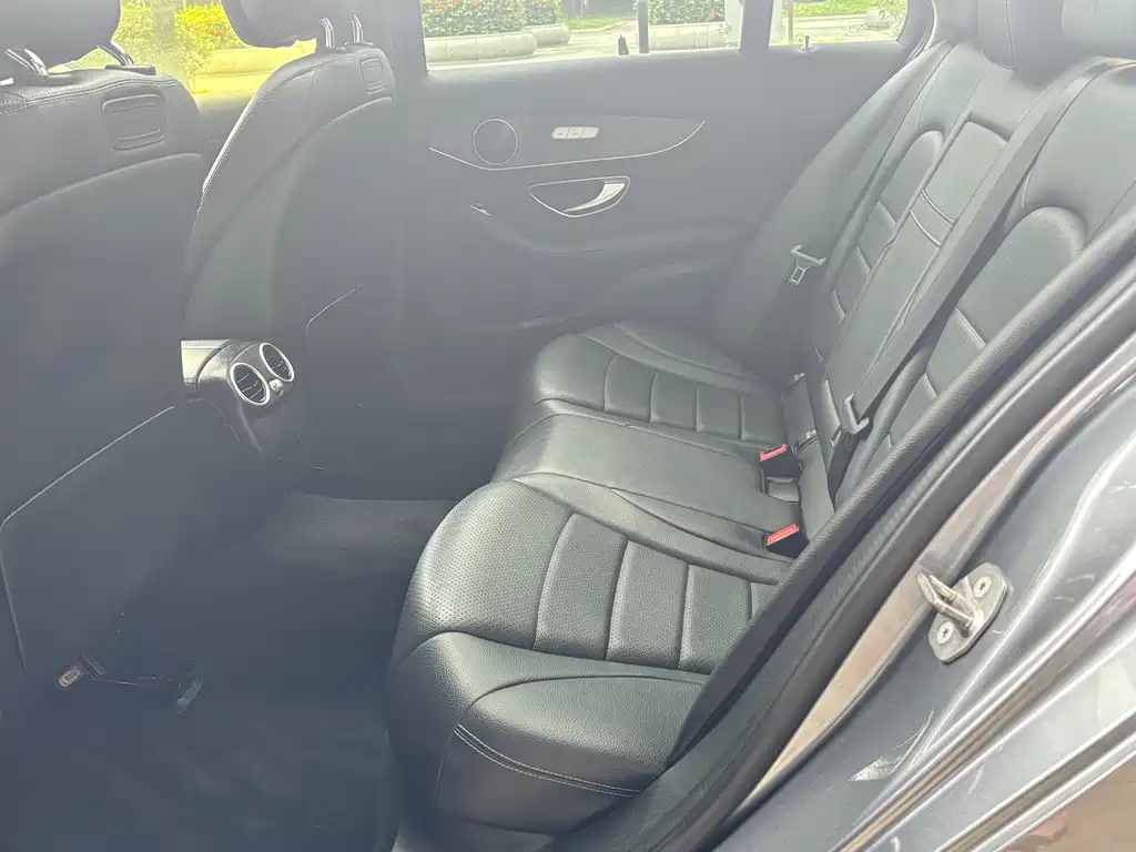 Mercedes-Benz C-Class — миниатюра 13