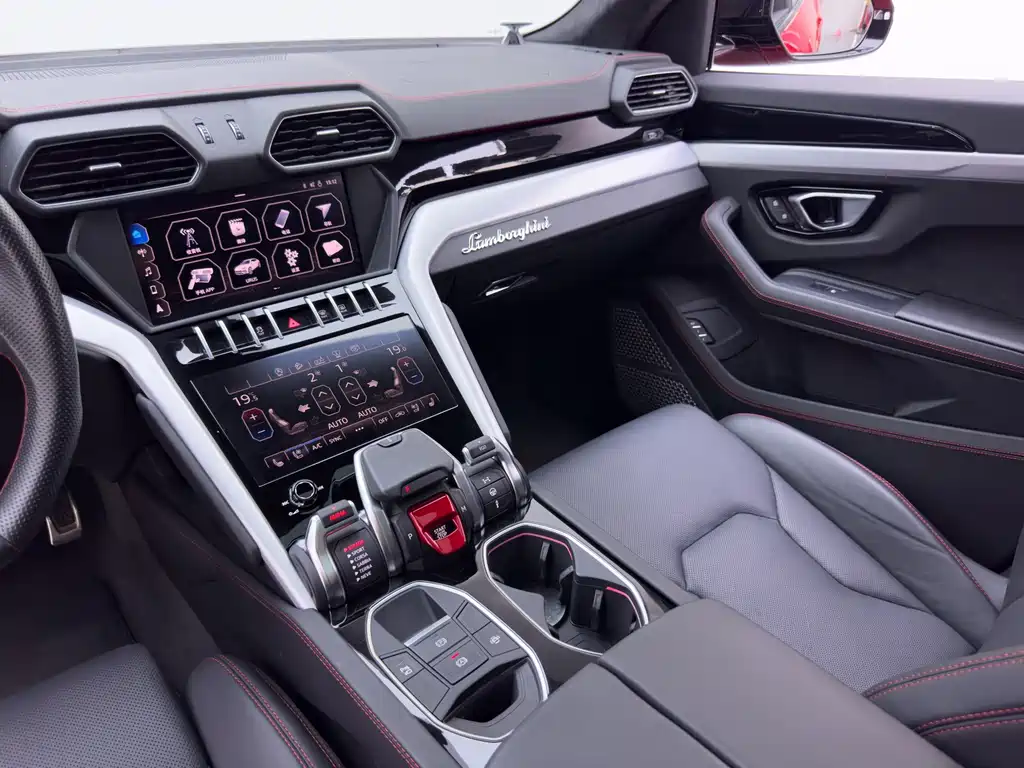 Lamborghini Urus — миниатюра 26